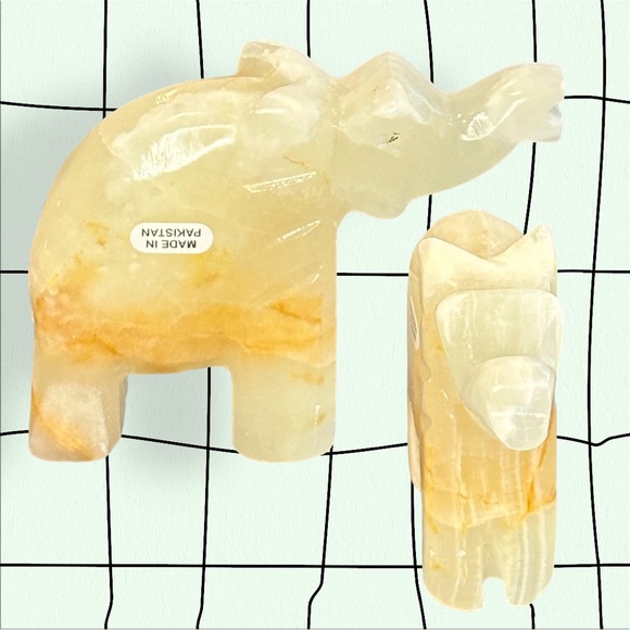 Onyx Elephant Figurine - Picture 2 of 4